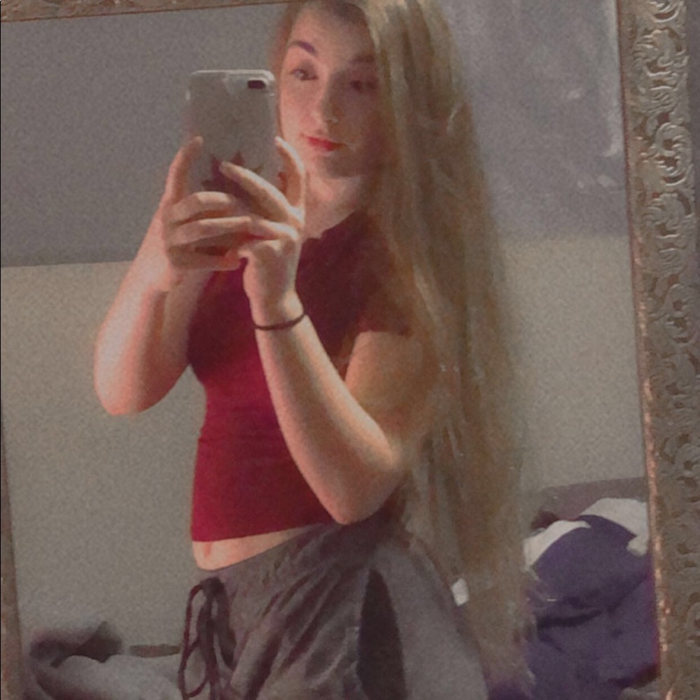 Meet your Posher, Alexis